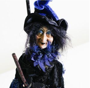 ハロウィンの人形が怖い怖い 幸運を呼び込むハロウィン魔女の人形